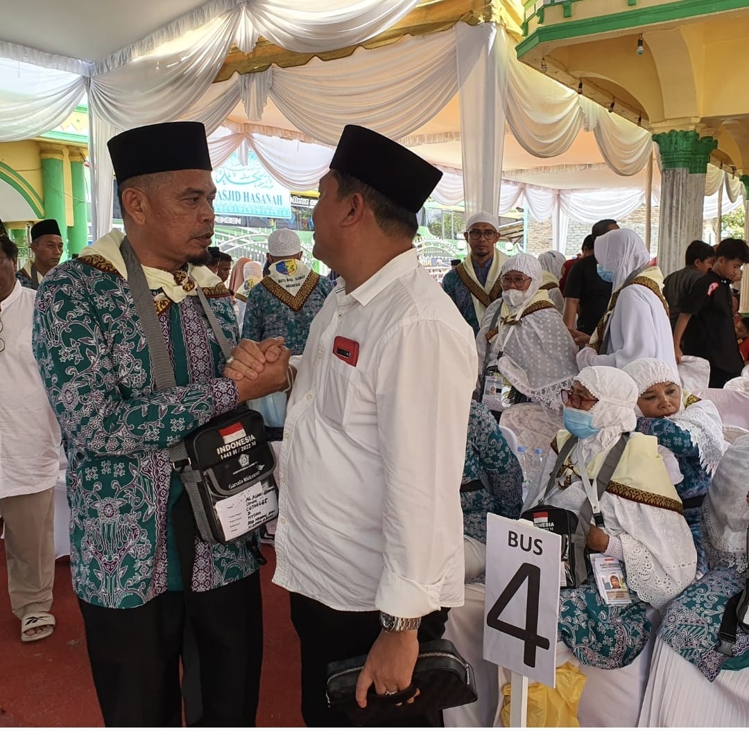 Ketua Kadin Batu Bara Faizal Antar 132 Jamaah Haji Asal Batu Bara Sampai ke Asarama Haji Medan