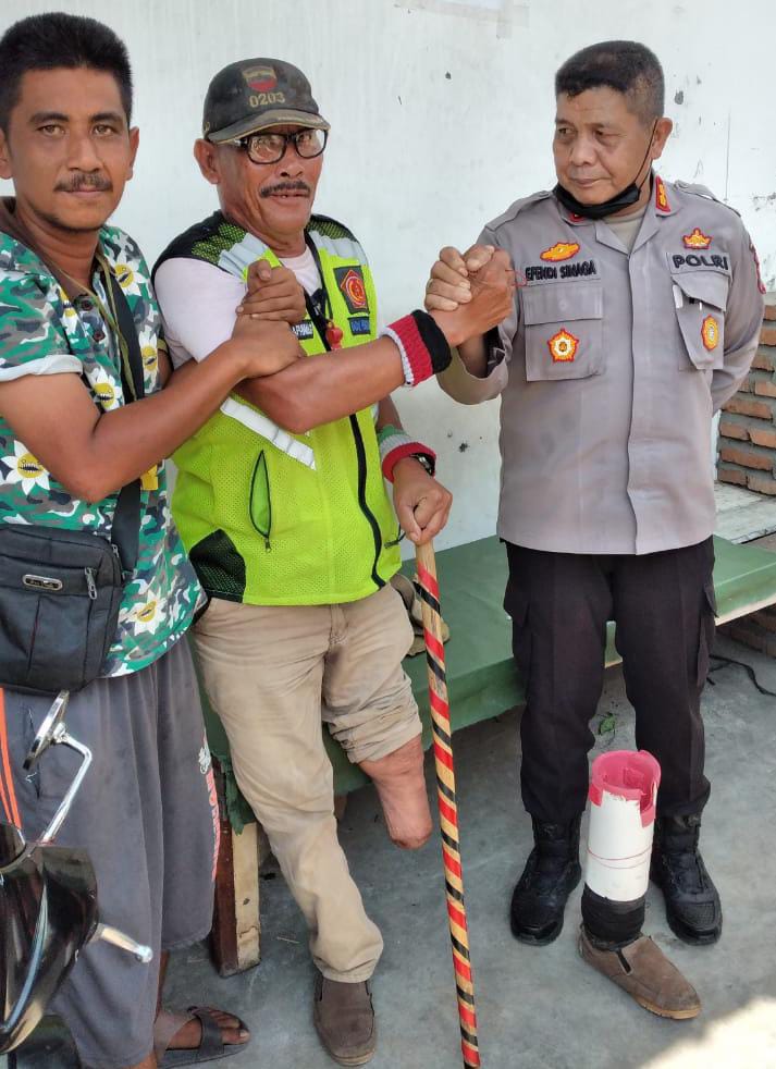 Polrestabes Medan Serahkan Kaki Palsu kepada Yusuf