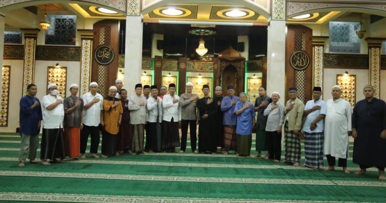 Wakapolda Sumut Silaturahmi Subuh di Masjid Al Jihad