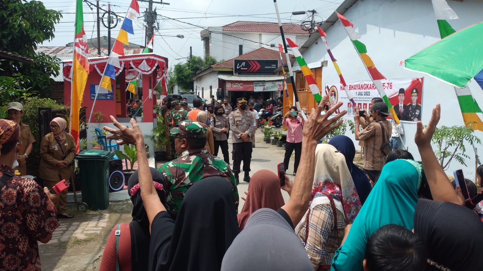 Polisi Dampingi Tim Penilai Lomba Pos Kamling