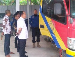 Bupati Zahir Instruksikan Personel Damkar Tetap Siap Siaga