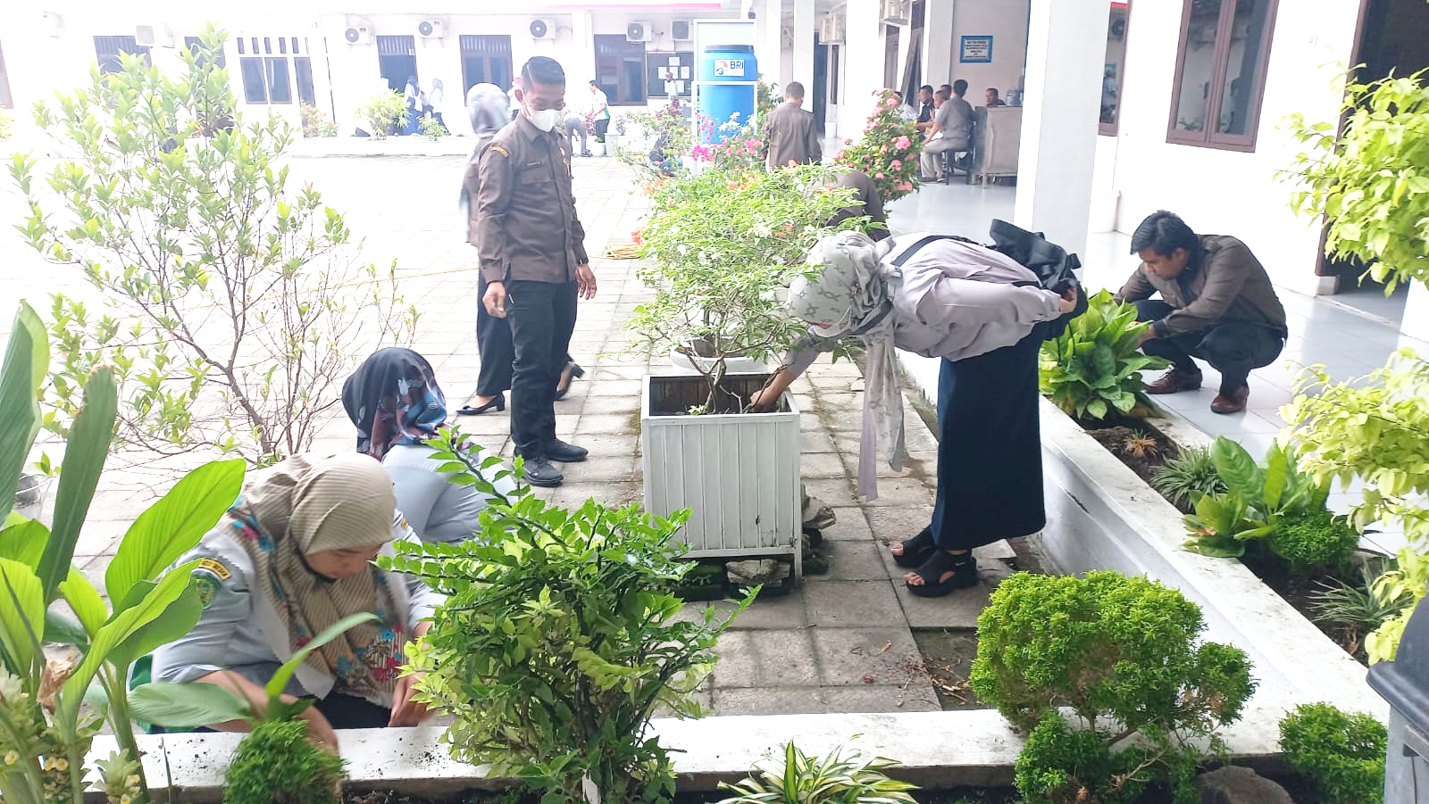 PUD Pasar Medan Laksanakan Gotong Royong
