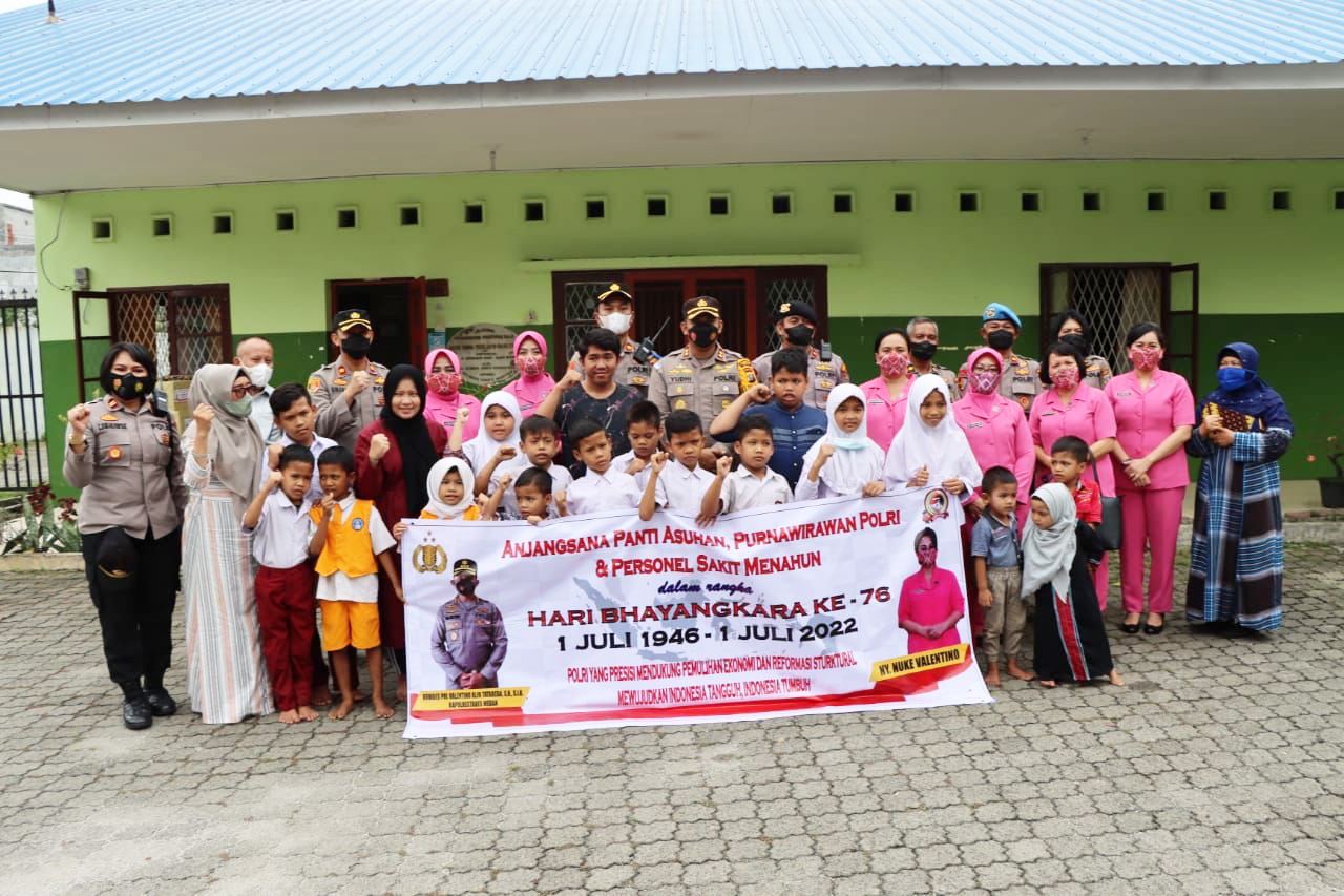 Wakapolrestabes Medan Beranjangsana ke Panti Asuhan