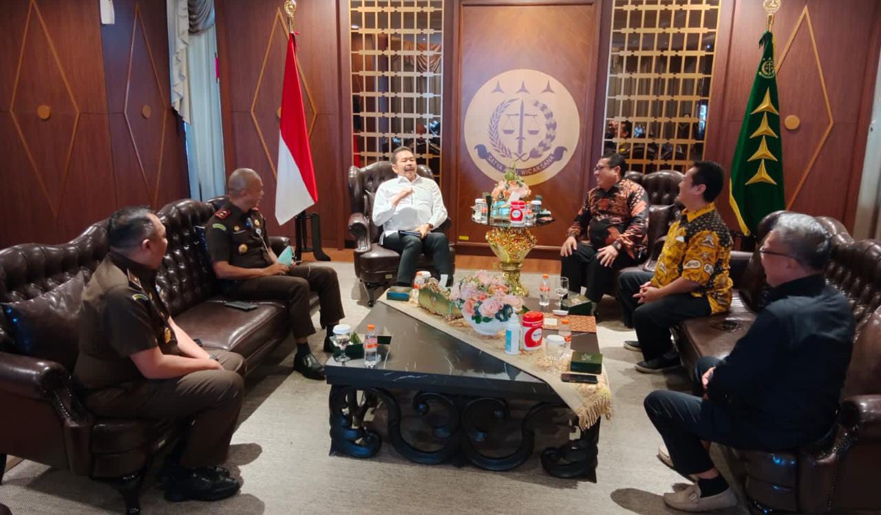 Jaksa Agung Ingin SMSI Kawal Kinerja Jaksa