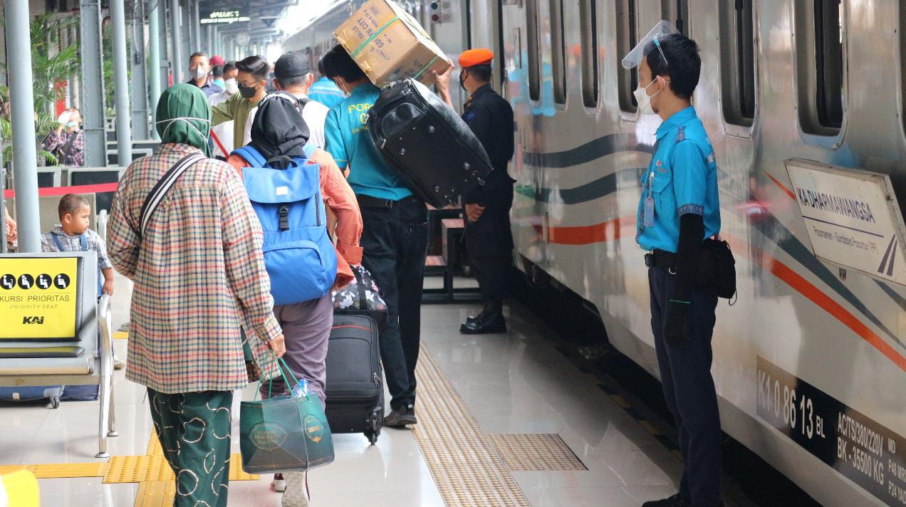 Penumpang KA Meningkat Jelang Liburan Anak Sekolah dan Idul Adha