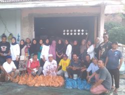 Alumni SD Islam Azizi Medan Sembelih Hewan Kurban