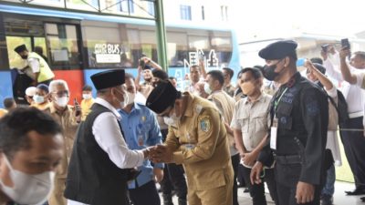 Bupati Zahir dan Rombongan Jamaah Haji Asal Batu Bara Tiba di Medan