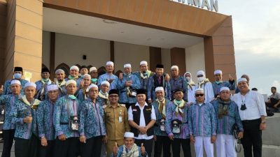 Rombongan Jamaah Haji Batu Bara Konvoi dari Medan, Singgah Sholat Ashar di Rest Area