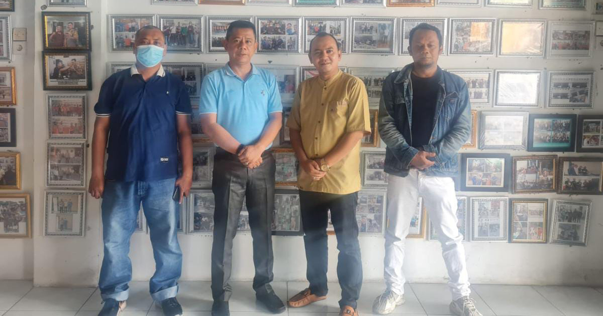 Kunjungi Kantor Pewarta, Ketum Forkolimat Janjikan Sembako untuk Jurnalis