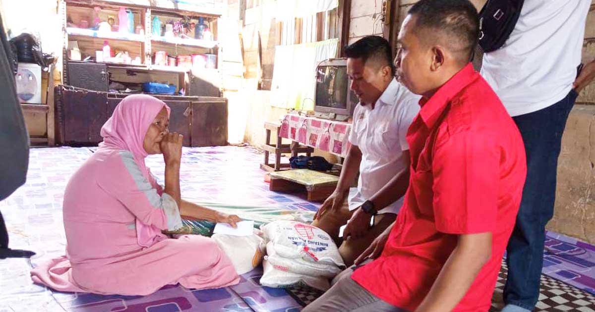 Kadin Batu Bara Berbagi Serahkan Bantuan kepada Guru Ngaji