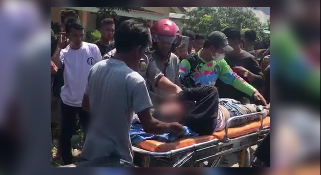 Pengendara Yamaha Tewas Terlindas Trailer