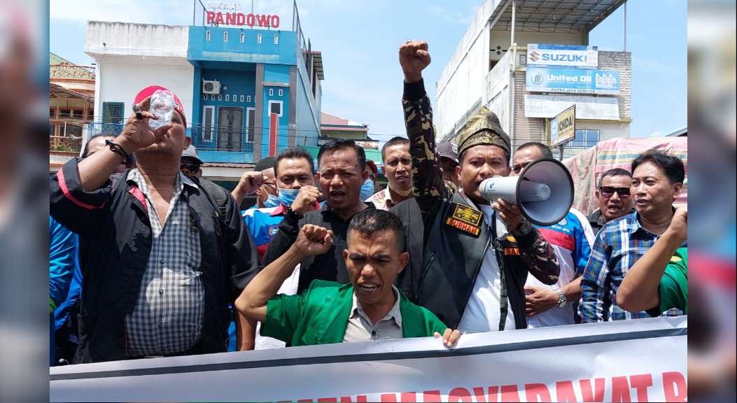 AEMBB Desak Ketum Golkar Copot Irham Buana dan Dody Taher
