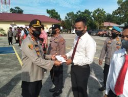 AKBP Ali Machfud Serahkan Hadiah kepada Pemenang Kapolres Sergai Cup I