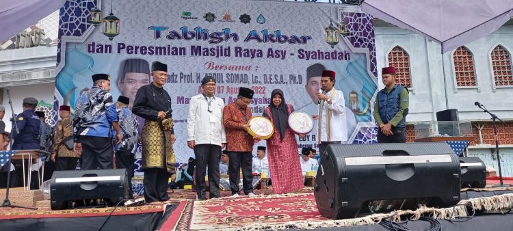 UAS Resmikan Masjid Raya Asy-Syahadah