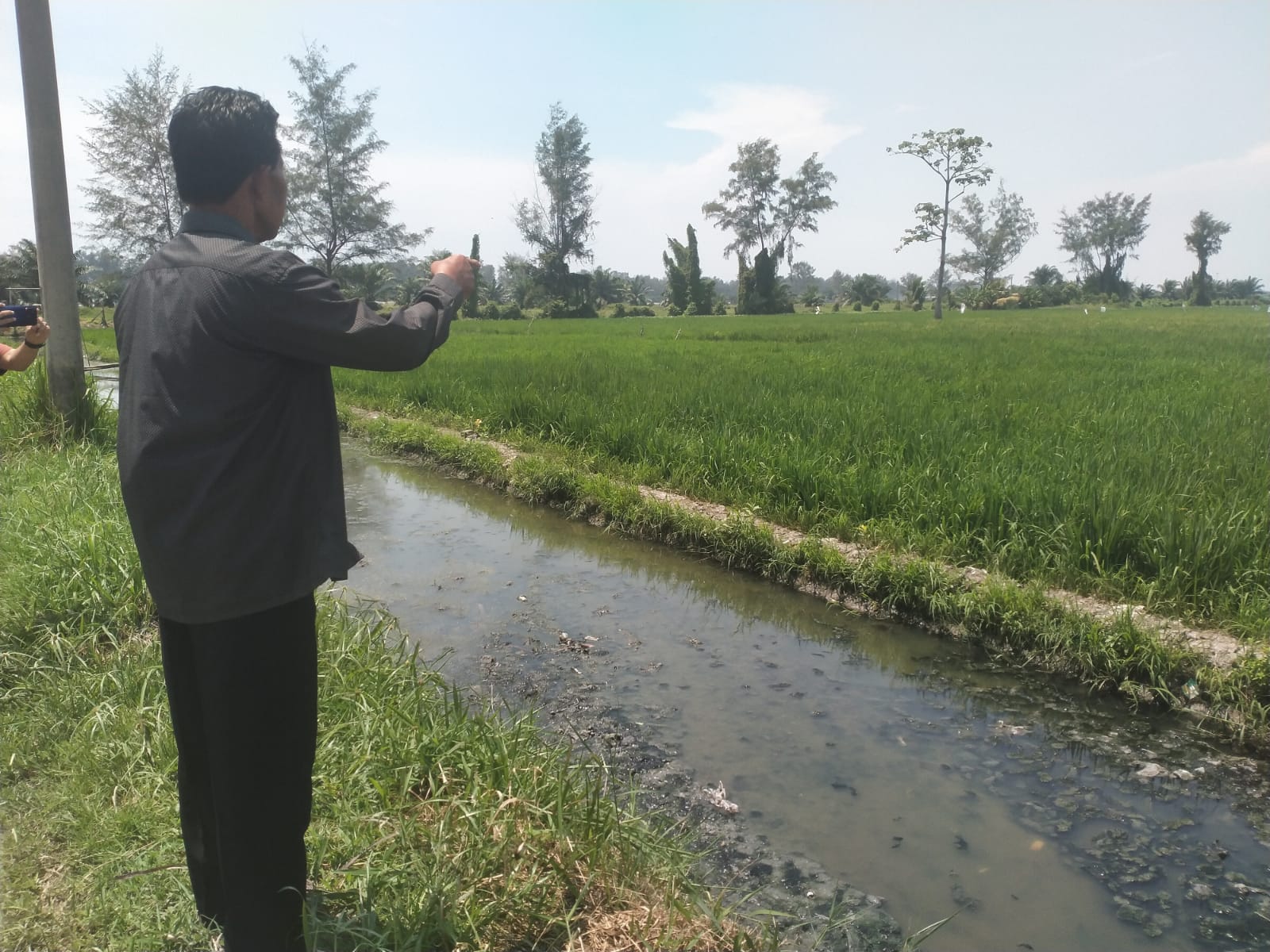 Kades Naga Kisar Luruskan Isu Sawah Tercemar Limbah PT A