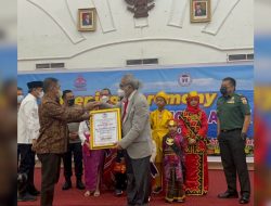 Komnas PA Serahkan Penghargaan pada Rahudman