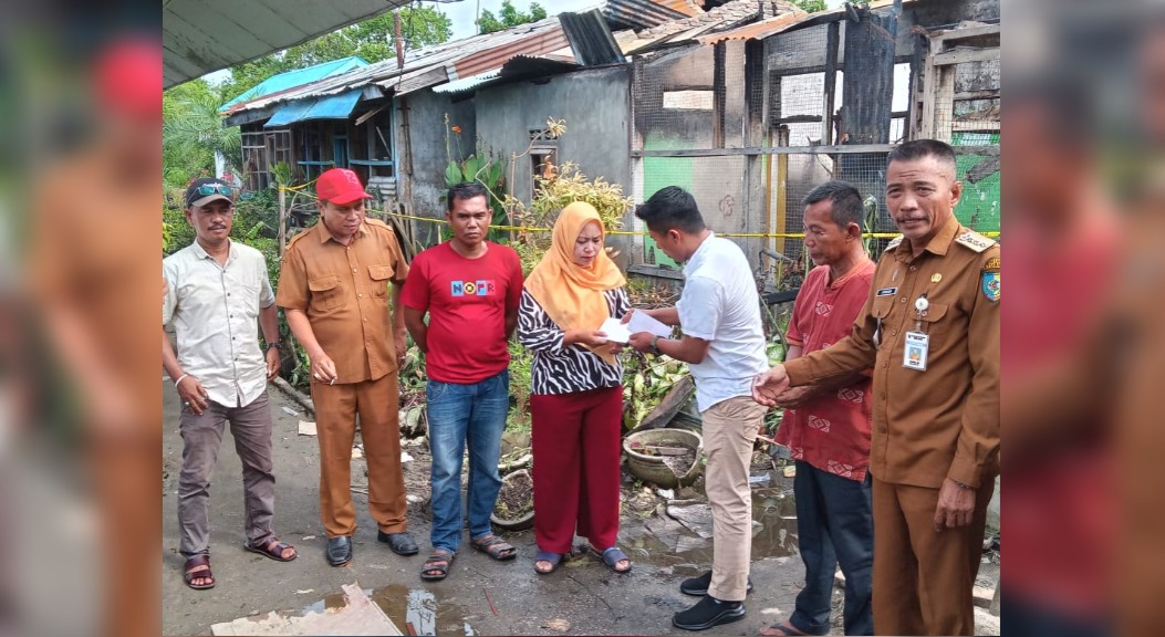 Relawan OK Faizal Berbagi Janjikan Pembangunan RDG yang Terbakar