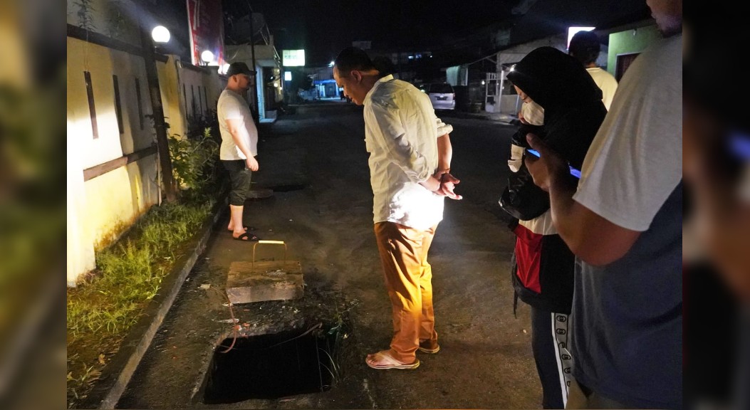 Bupati Zahir Cek Drainase Sebelum Subuh, Siangnya Ekskavator Turun