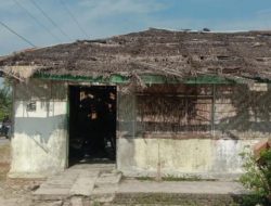 Warga Pematang Cermai Gotong Royong Bangun Kembali Rumah Ustaz Mahadi