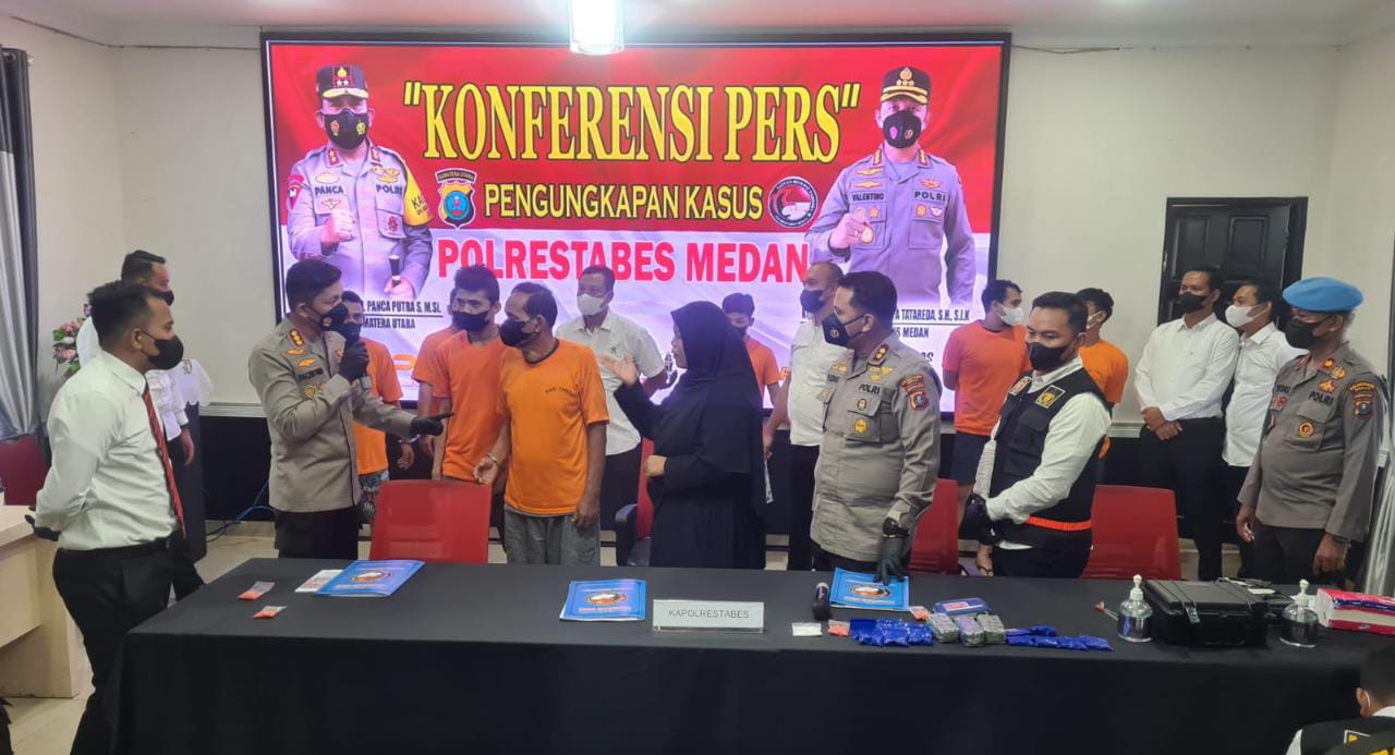 Polrestabes Medan Ungkap Kasus Penyelundupan Narkoba, 5 Tersangka Diringkus
