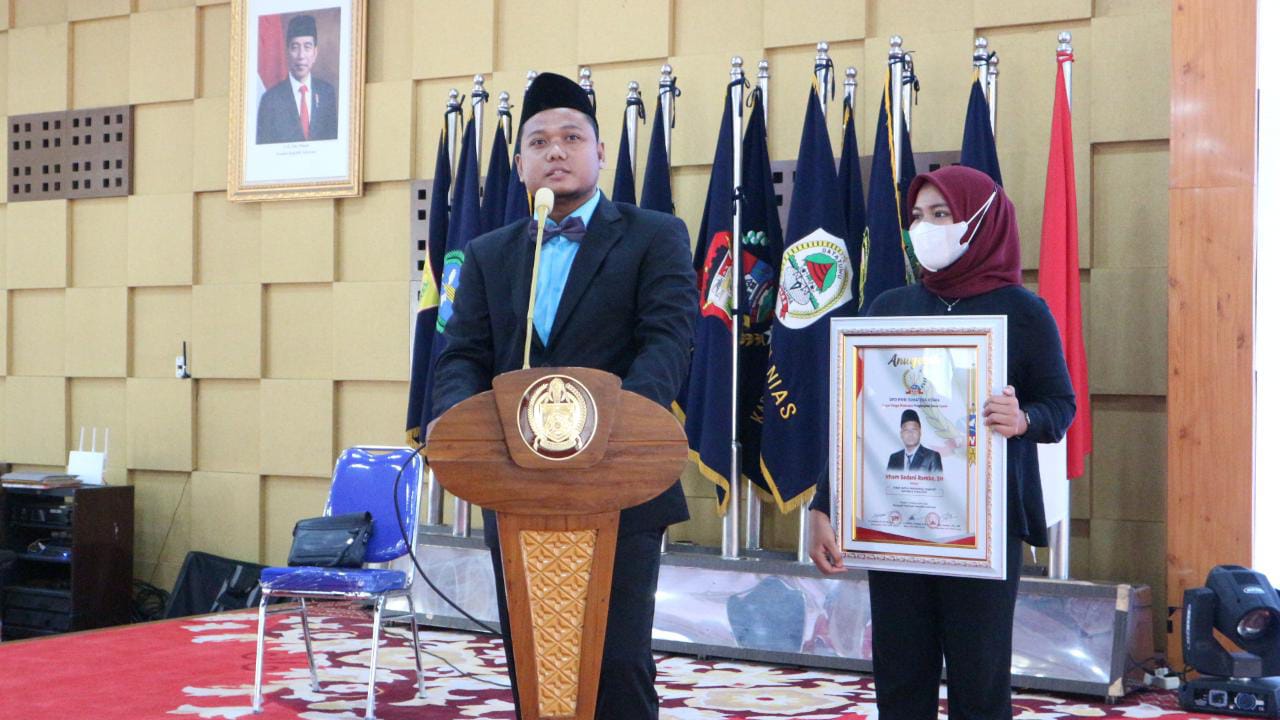 Irham Sadani Rambe Dianugerahi Sebagai Tokoh Aktivis Mahasiswa Inspiratif Sumut 2022