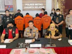 Polisi Ciduk Sejumlah Cewek Belasan Tahun Diduga Terlibat Prostitusi Online