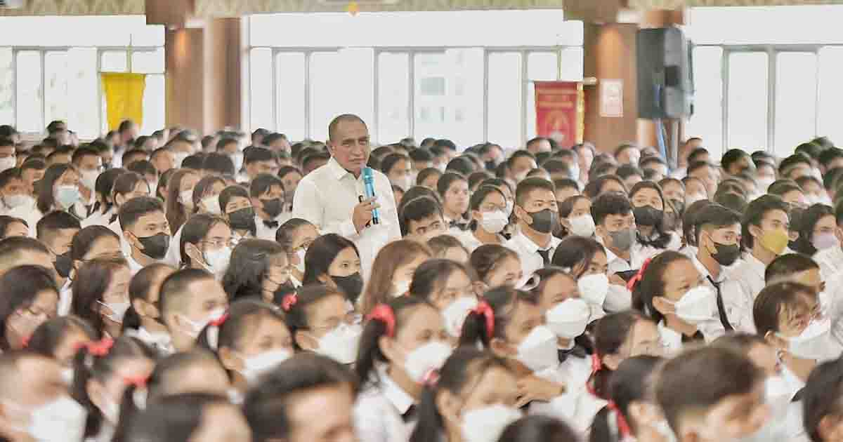 Beri Kuliah Umum di UHN, Gubsu Bilang Keluarganya Pernah Makan 1 Telur Dibagi 8