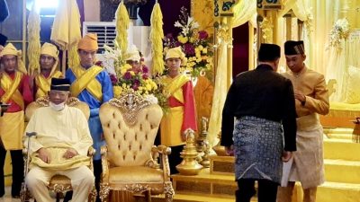 Bupati Batu Bara Zahir Dapat Karunia Gelar Datuk Sri Setia Abiyasa Negara