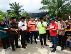 Bupati Zahir Resmikan Jembatan Penghubung Antardesa