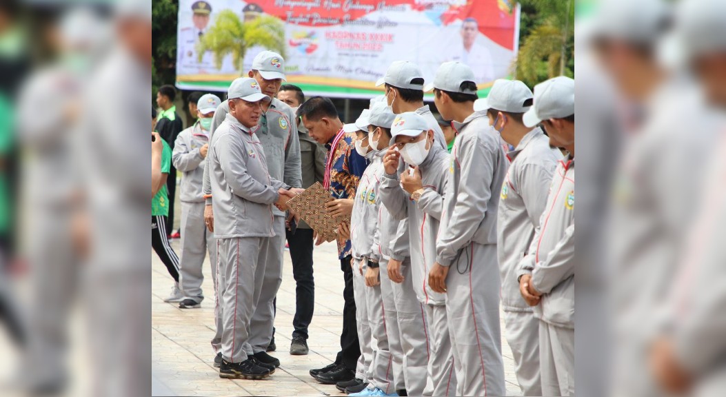 Gubsu Serahkan Penghargaan untuk 48 Insan Olahraga