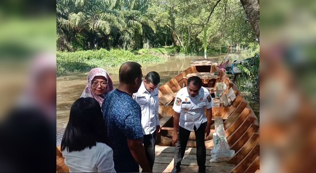 Bupati Sergai Serahkan Bantuan Kapal dan Alat Tangkap Ikan