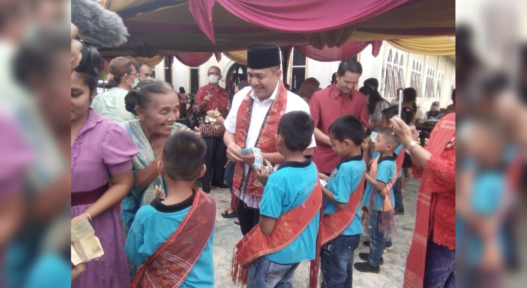 Bupati Zahir Hadiri Pesta Pembangunan Rumdis HKBP Maranatha