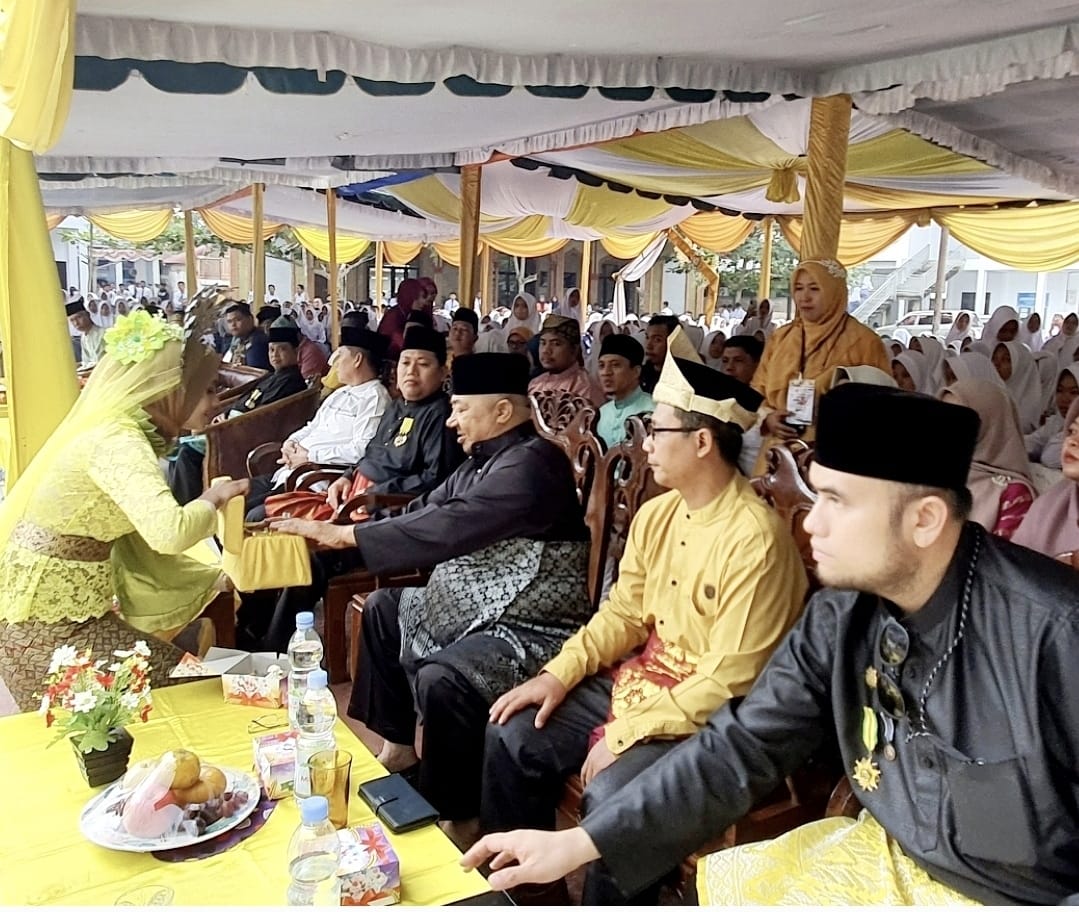 Kharisma Tetap Bersinar, Kunjungan Dato’ Seri Syamsul Arifin Disambut Hangat Massa