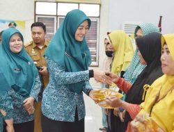 Ketua PKK Batu Bara Tinjau Operasi Pasar Murah