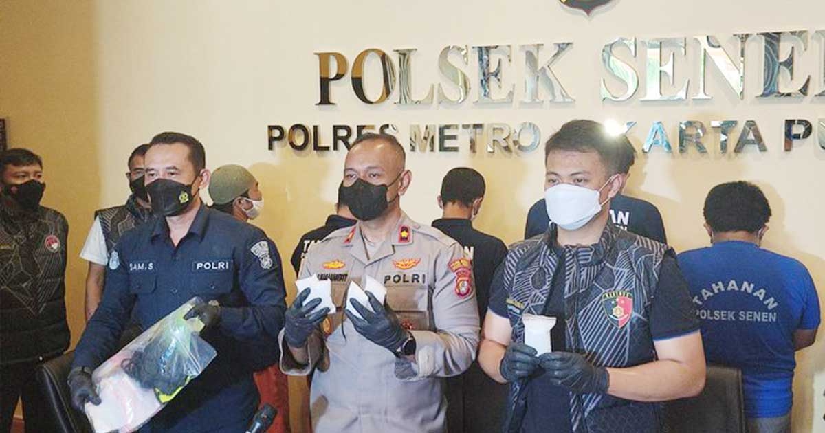 Polisi Ringkus Tersangka Bandar dan Kurir 555,49 Gram Sabu