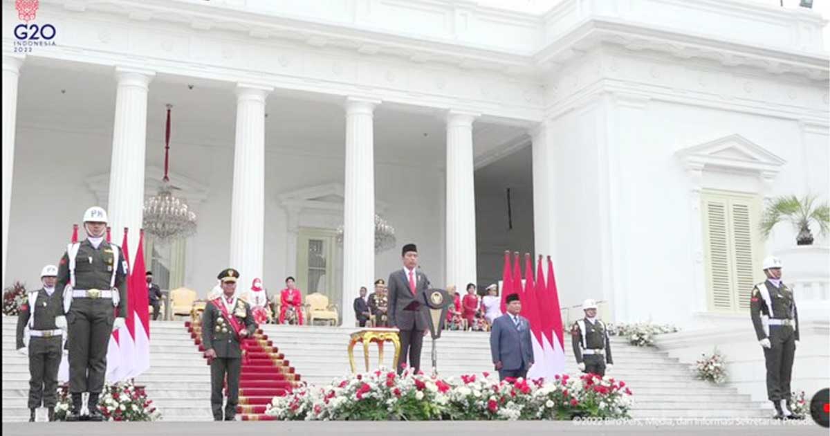 Presiden Jokowi Inspektur Upacara HUT TNI