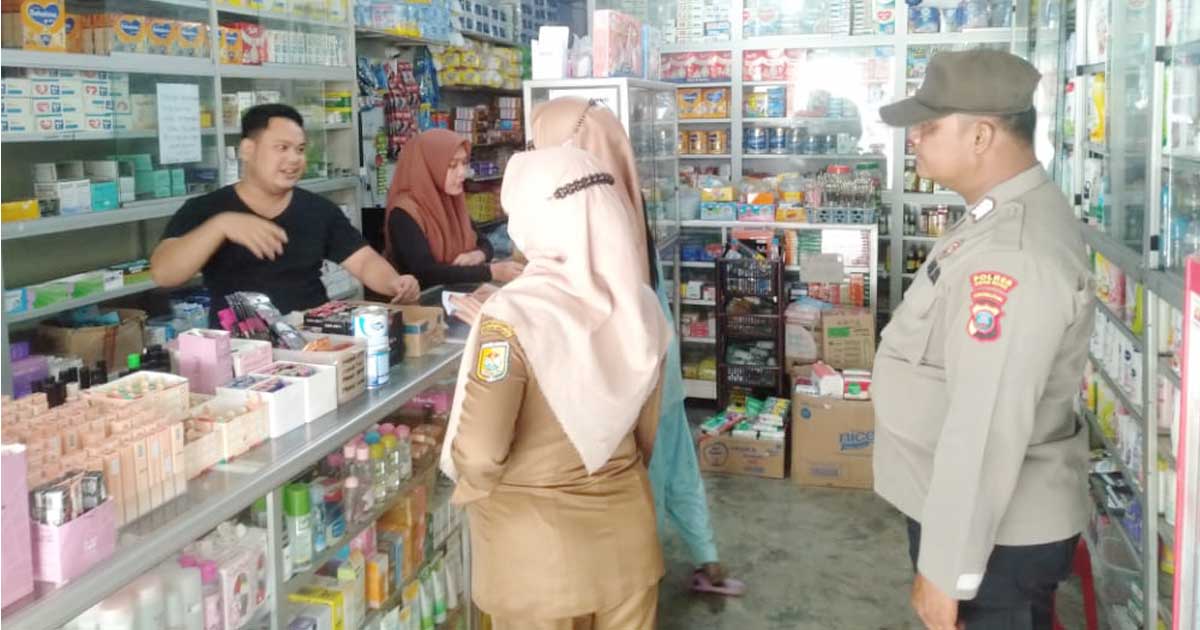 Polsek dan Puskesmas Pantai Cermin Sosialisasikan SE Larangan Jual Sirup Anak