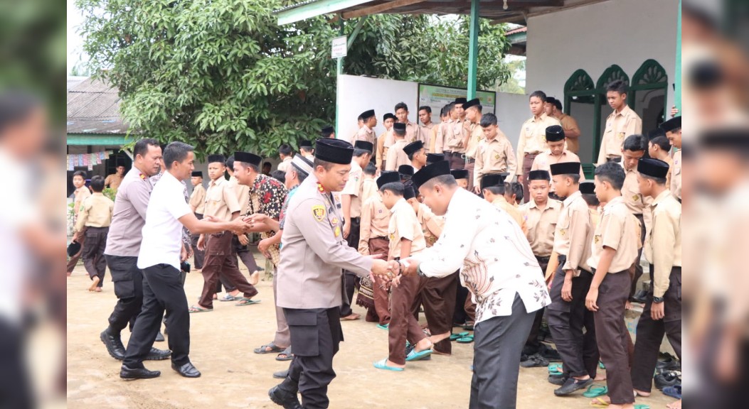 Kapolres Sergai Kunjungi Ponpes Darul Mukhlisin Cempedak Lobang