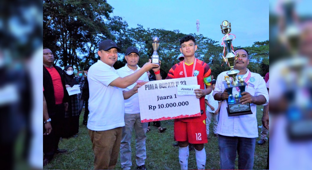 Bupati Zahir Tutup Turnamen Sepak Bola U-17 dan U-23