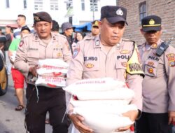 Kapolres Sergai Salurkan Beras Bantuan ke Warga Korban Banjir