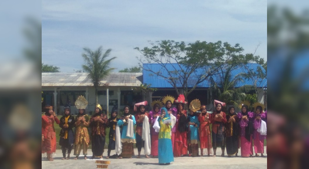 Perayaan Hari Guru di SMPN 1 Tanjung Tiram Meriah