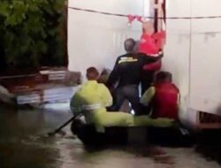 Medan Dikepung Banjir, Tim SAR Sabhara Polda Sumut Turun ke Lapangan