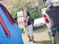 Antar Bantuan ke Posko Banjir, Bupati Sergai : Kita Tetap Harus Ikhtiar