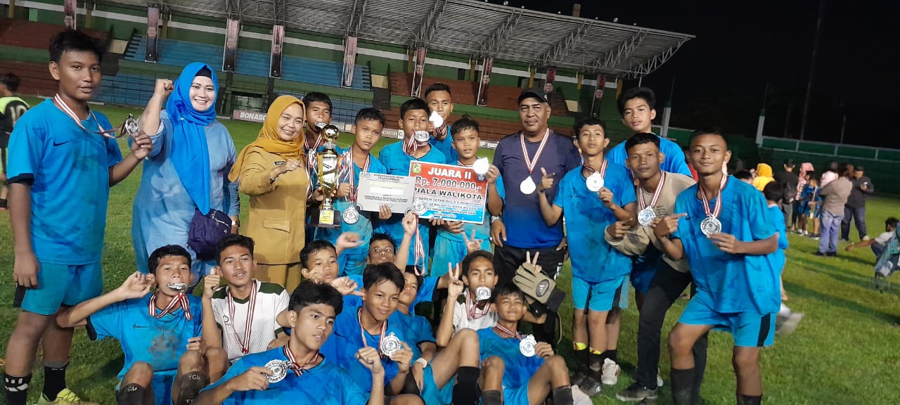 SMPN 7 Medan Juara II Turnamen Sepak Bola Piala Wali Kota
