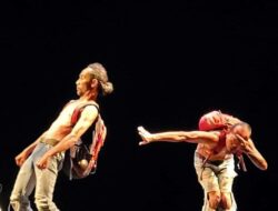 Fermentasi Hujan Yang Puitik, dari Pementasan Kantor Teater Hari Pertama