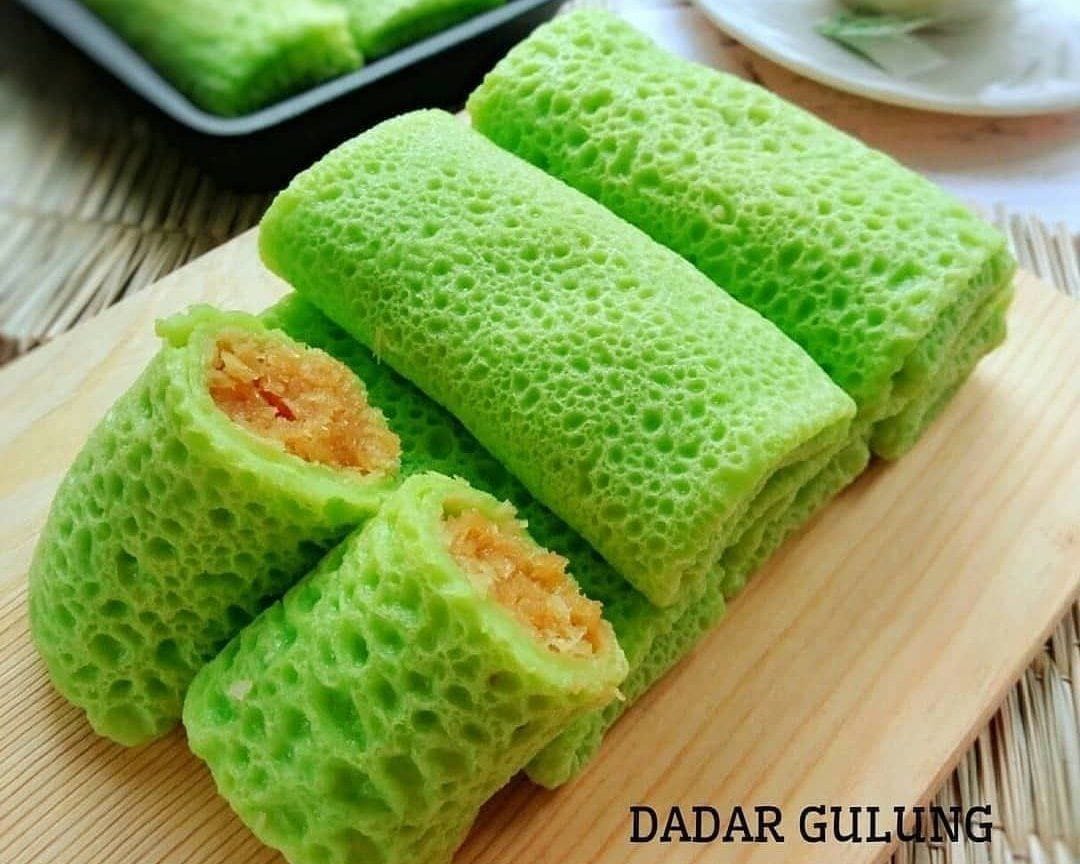 Hem, Nikmatnya Sarapan Pagi dengan Dadar Hijau Nan Menawan Lidah