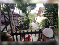 Bandung di Bom, Tiga Polisi Terluka