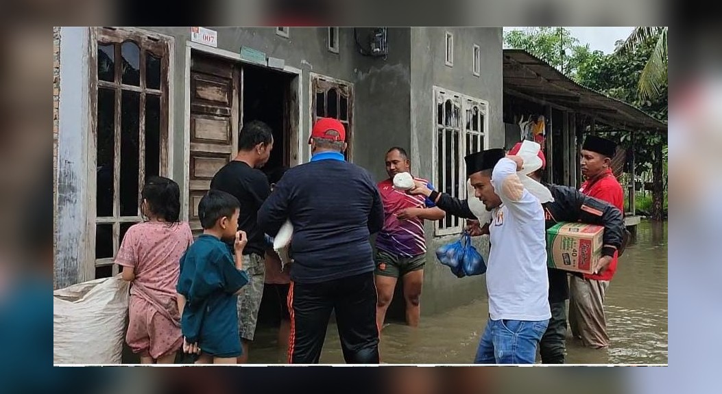 Relawan OK Faizal dan PDIP Salurkan Bantuan Sembako kepada Korban Banjir