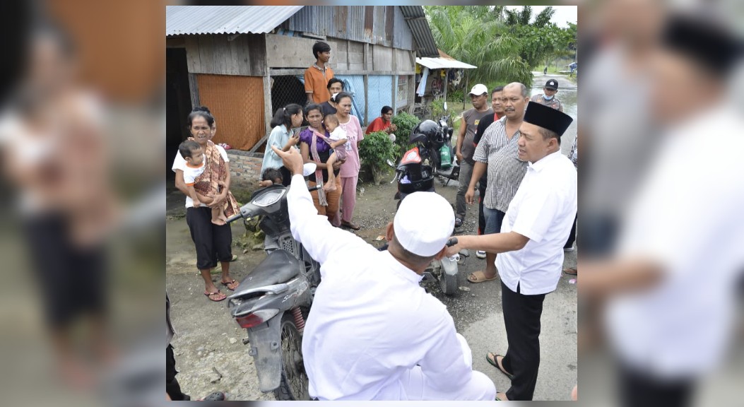 Bupati Batu Bara Kunjungi Korban Banjir di Medang Deras