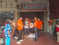Pewarta Salurkan 100 Paket Sembako Bantuan